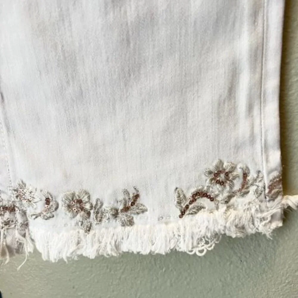 Grace Jeans Embroidered White Denim Easy Fit Frayed Hem Floral Design Womens Pan